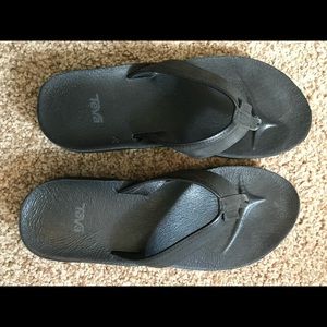 Teva Black Leather Women’s Azure Flip Flops